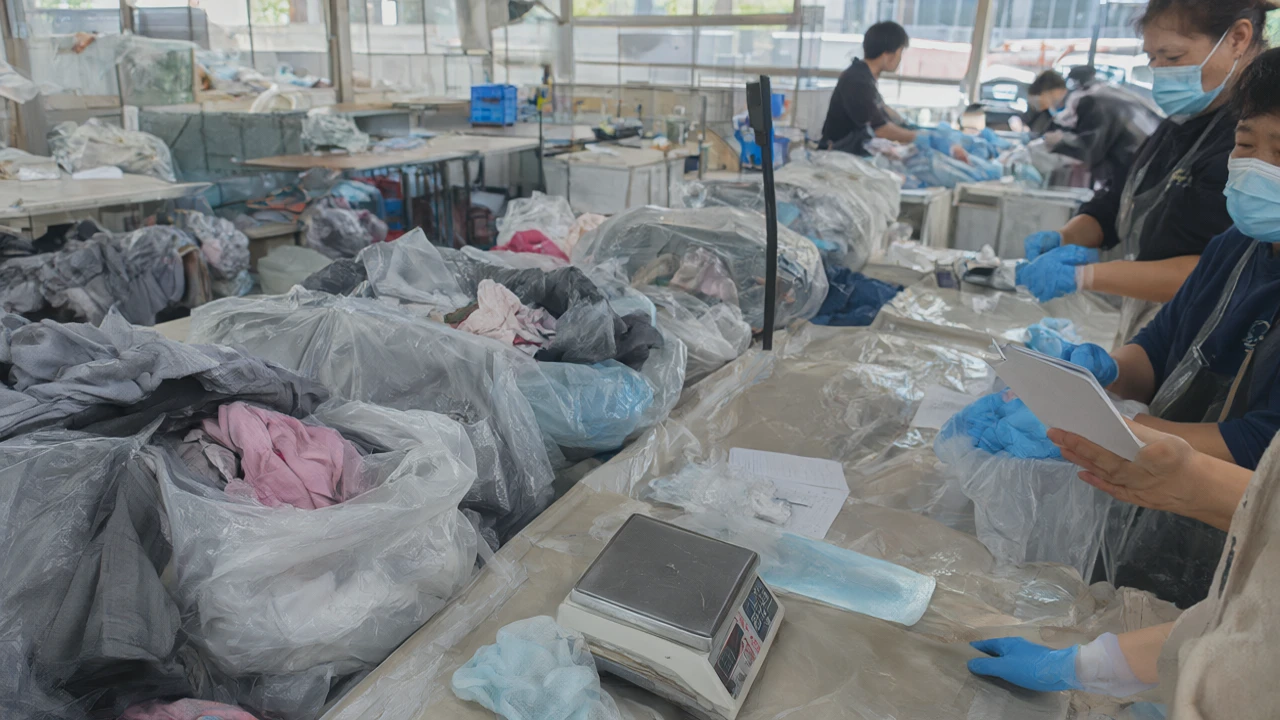 社区旧衣回收分拣兼职怎么接:计件规则、搬运强度、称重记录与卫生风险